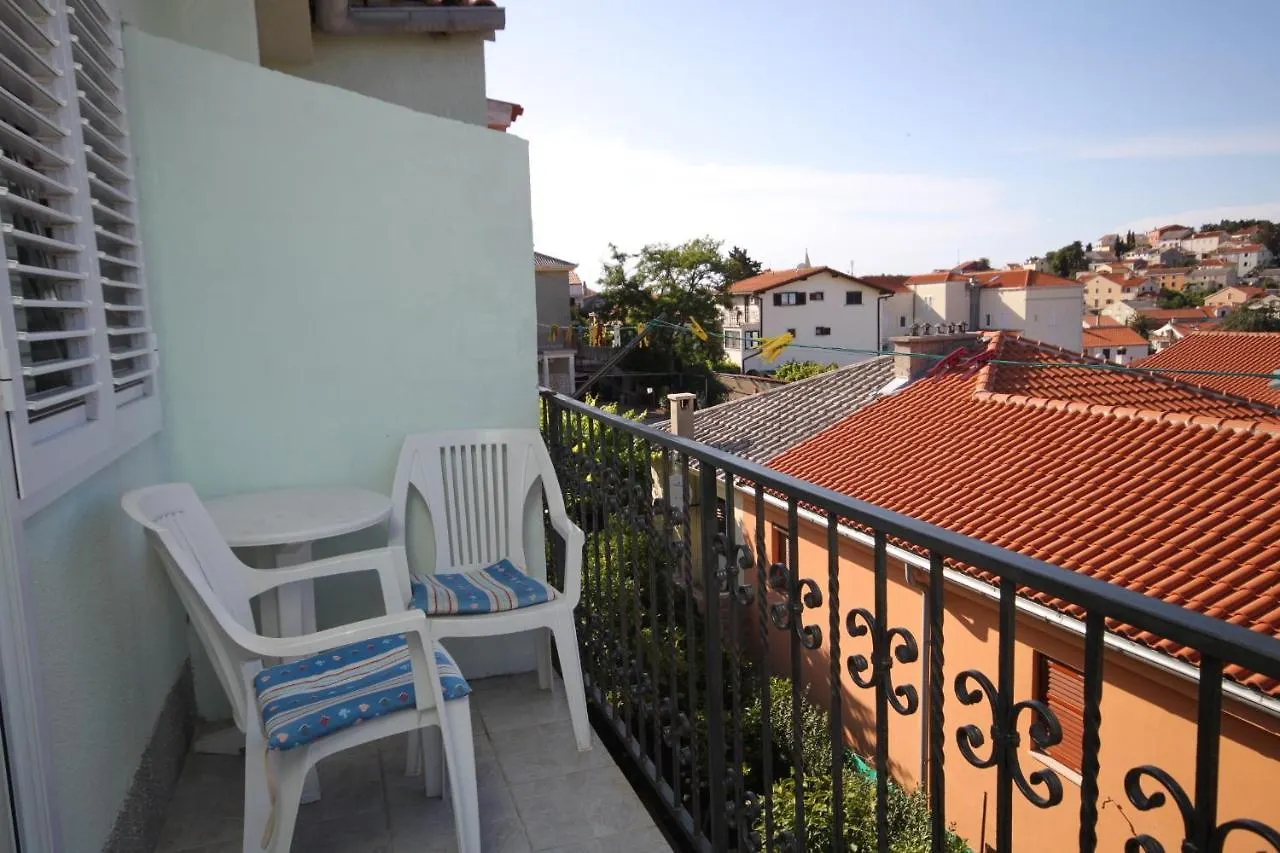 Apartments And Rooms With Parking Space Mali Lošinj